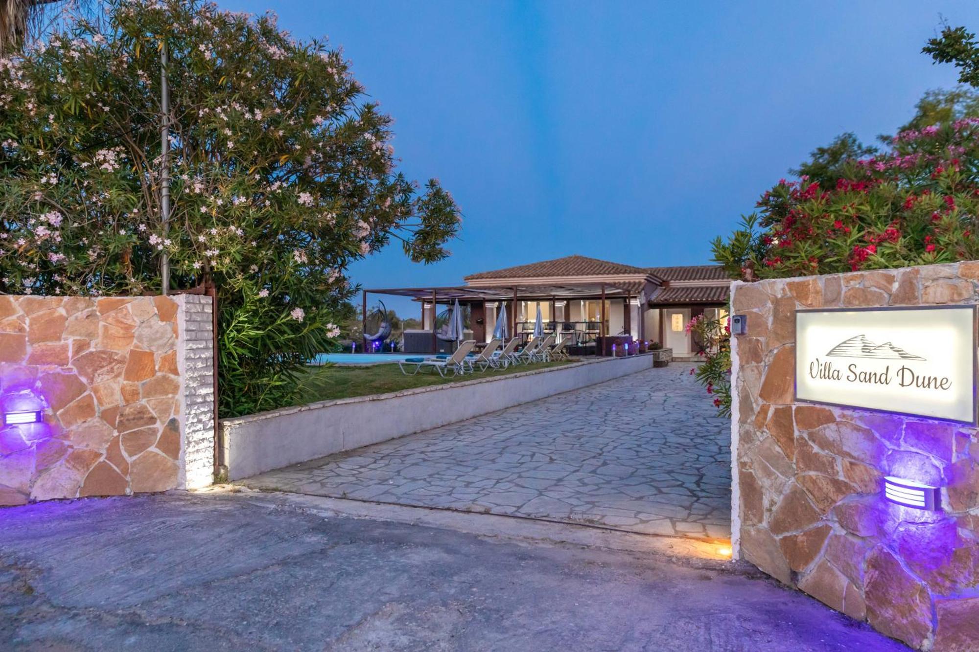 Villa Sand Dune Agios Georgios  Exteriör bild